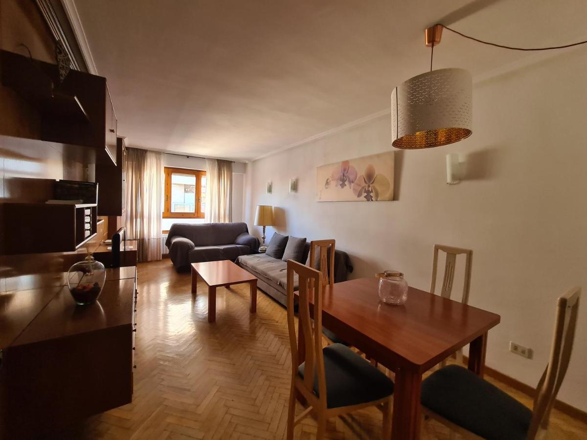 Dos Torres Tauriel - Espacioso Apartamento Con Impresionantes Vistas Y Garaje Privado Сарагоса Экстерьер фото