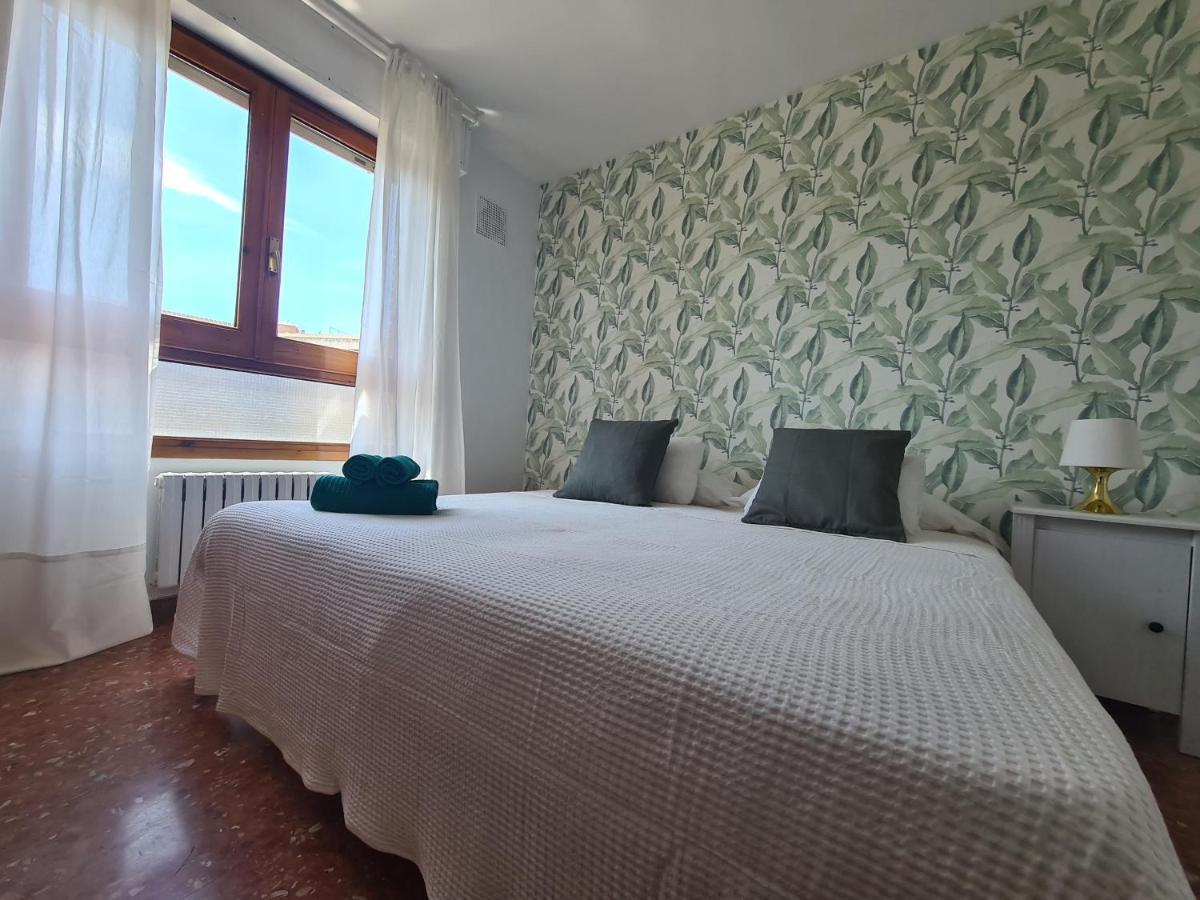Dos Torres Tauriel - Espacioso Apartamento Con Impresionantes Vistas Y Garaje Privado Сарагоса Экстерьер фото